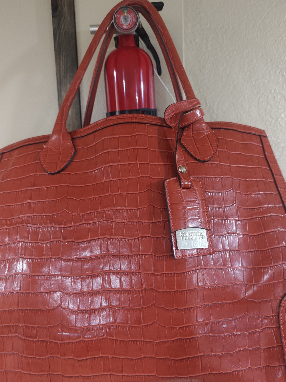 Claudia Firenze Red Croc-Embossed Tote Bag - Chic Everyday Carry